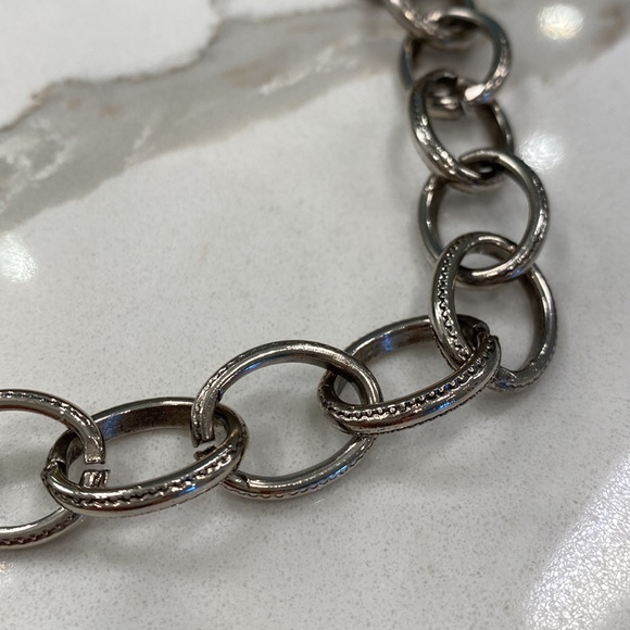 Antiqued Silver-Toned Textured Metal Figure/8 Linked Belt - EUC - Picture 13 of 16